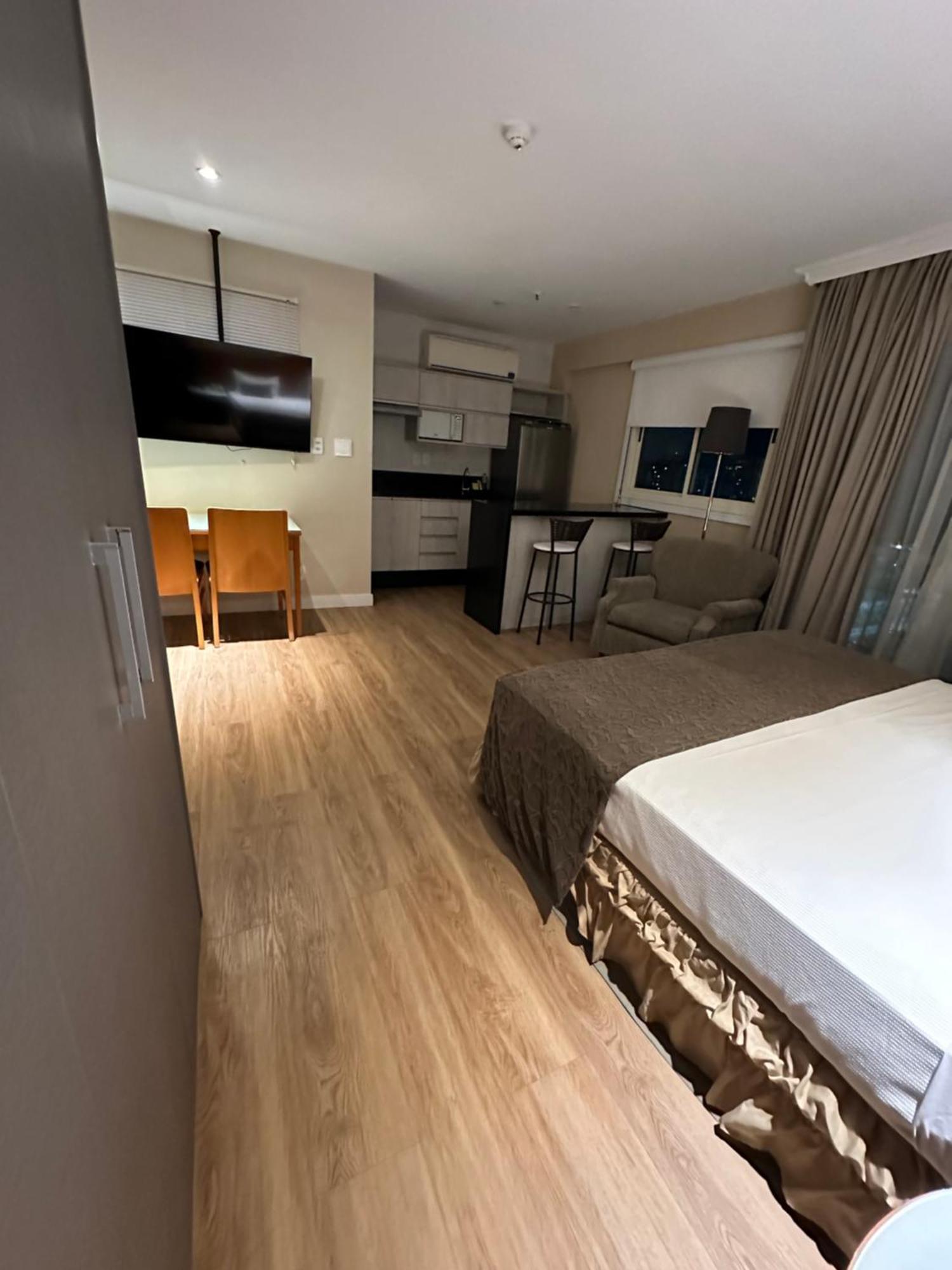 Barra Da Tijuca - 9 - Flat Premium Com Cozinha, Fogao Cooktop, Geladeira Grande, Smart Tv Grande, Lindo E Muitissimo Confortavel, Balsa Para A Praia Gratis E Estacionamento Gratuito Rio de Janeiro Luaran gambar