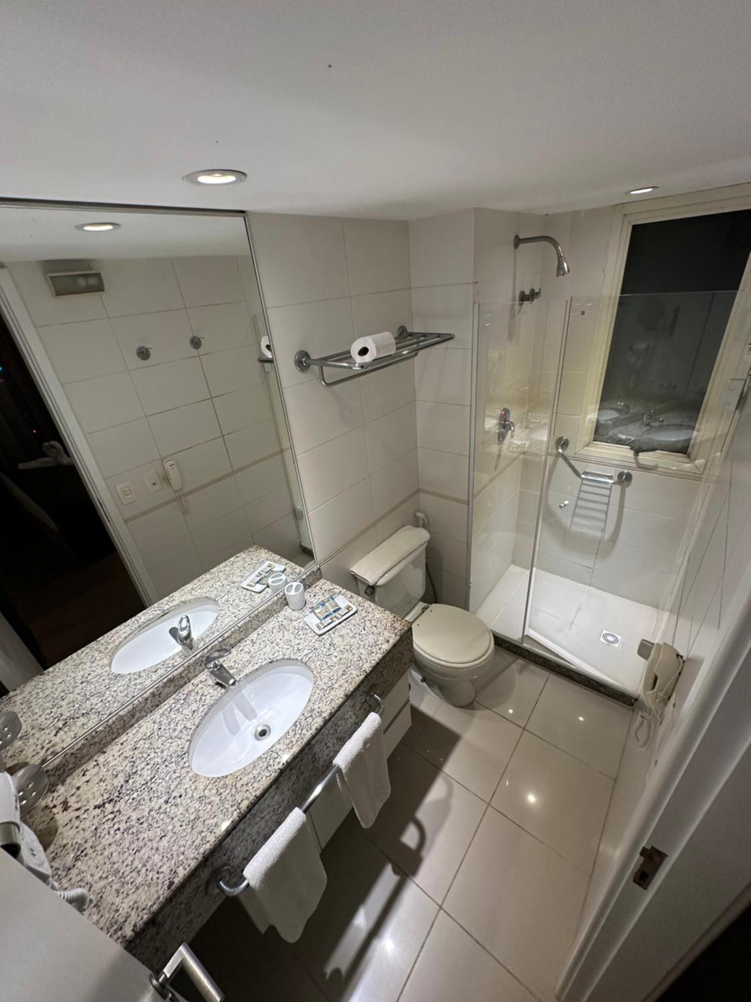 Barra Da Tijuca - 9 - Flat Premium Com Cozinha, Fogao Cooktop, Geladeira Grande, Smart Tv Grande, Lindo E Muitissimo Confortavel, Balsa Para A Praia Gratis E Estacionamento Gratuito Rio de Janeiro Luaran gambar
